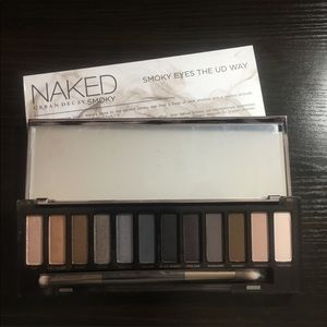 Brand new naked smoky palette